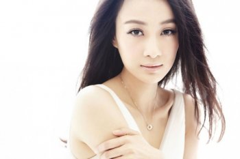 小爸爸演员徐翠翠展甜美笑容纯白写真