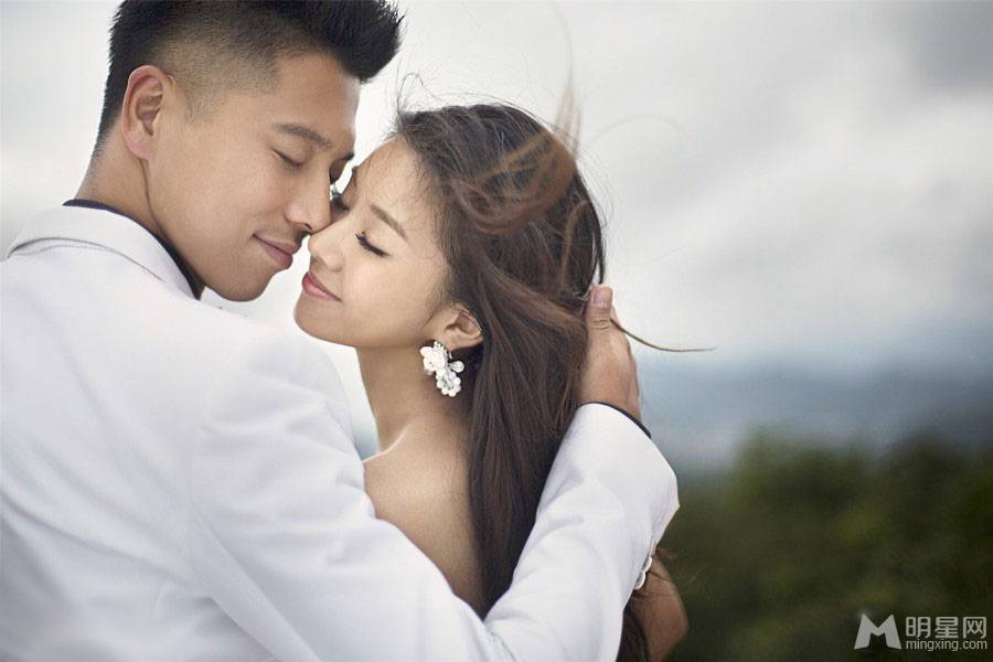 王雷李小萌婚纱照图片唯美浪漫