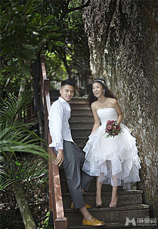 王雷李小萌婚纱照图片唯美浪漫