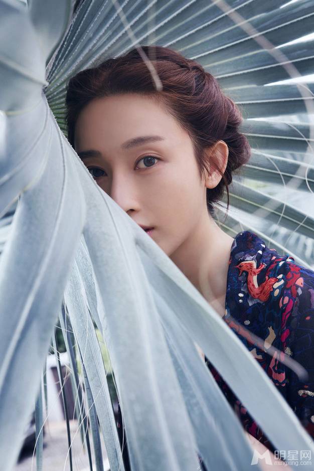 长腿女神张俪诠释异国风情森系写真