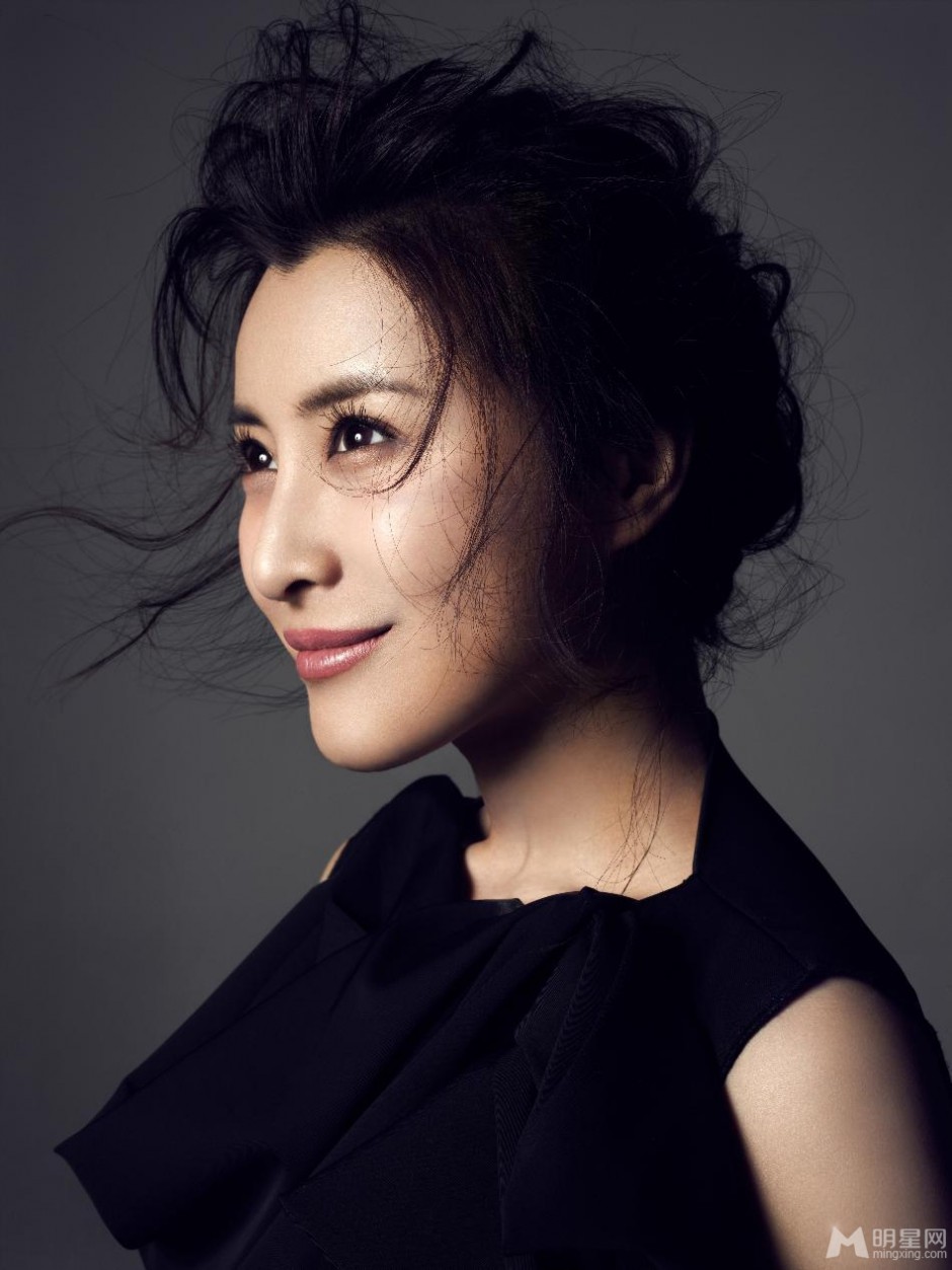 安徽女演员王雅捷写真尽显美艳端庄