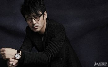 时尚大叔吴秀波显忧郁颓废气质