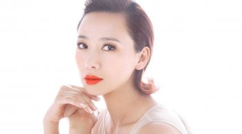 香港不老女神歌星翁虹写真时尚优雅