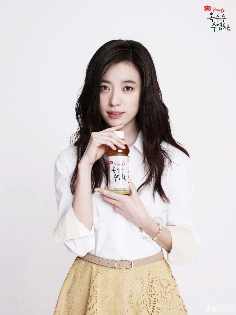 韩国女神级美女明星韩孝周清新时尚写真