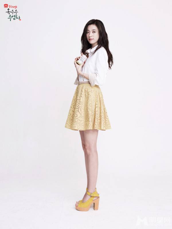 韩国女神级美女明星韩孝周清新时尚写真