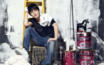 最帅的小鲜肉男明星陈威翰化身卖萌粉刷匠