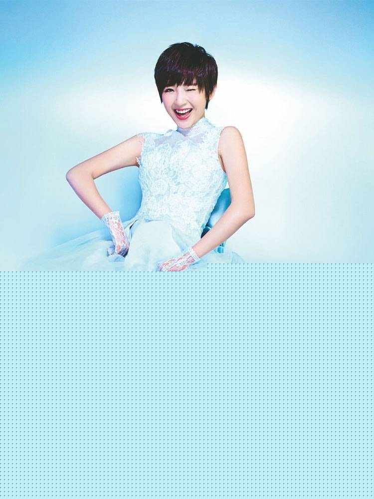 遂宁明星唐艺昕蓝色梦幻唯美写真