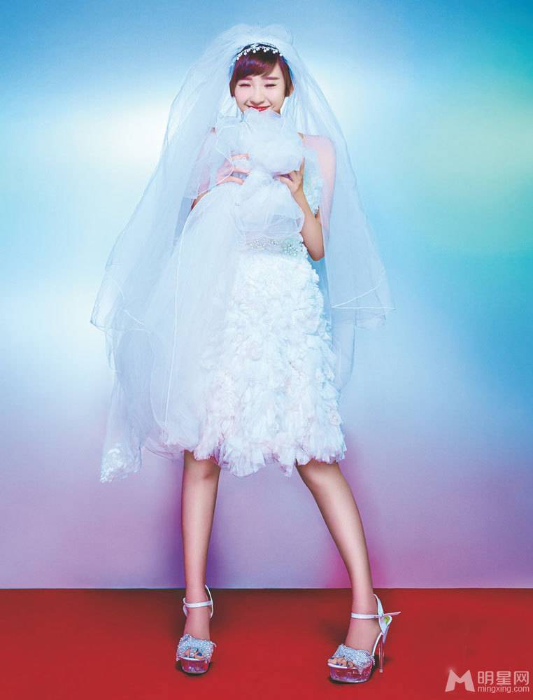 遂宁明星唐艺昕蓝色梦幻唯美写真