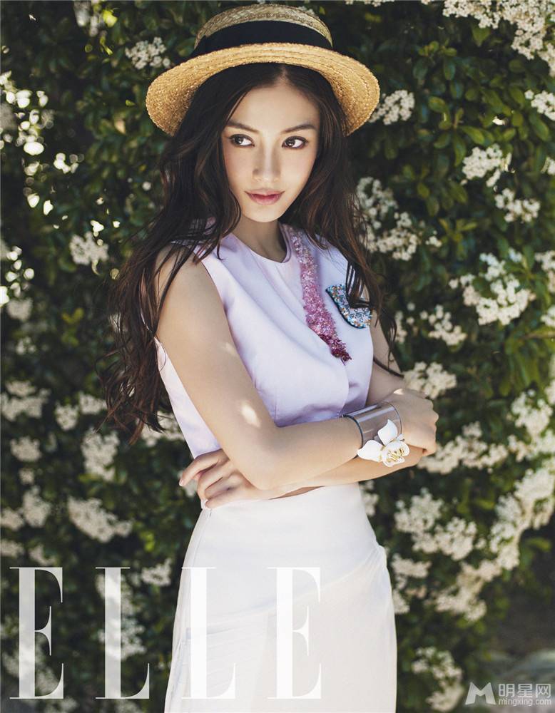 奔跑吧女神Angelababy露背装展迷人姿态