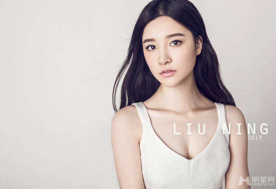 治愈之岛女主角崔心心展知性女人味