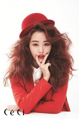 韩国漂亮女明星宋智恩红唇美妆时尚写真