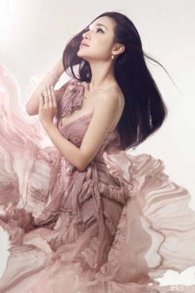 中国内地漂亮女演员樊锦霖性感写真大片