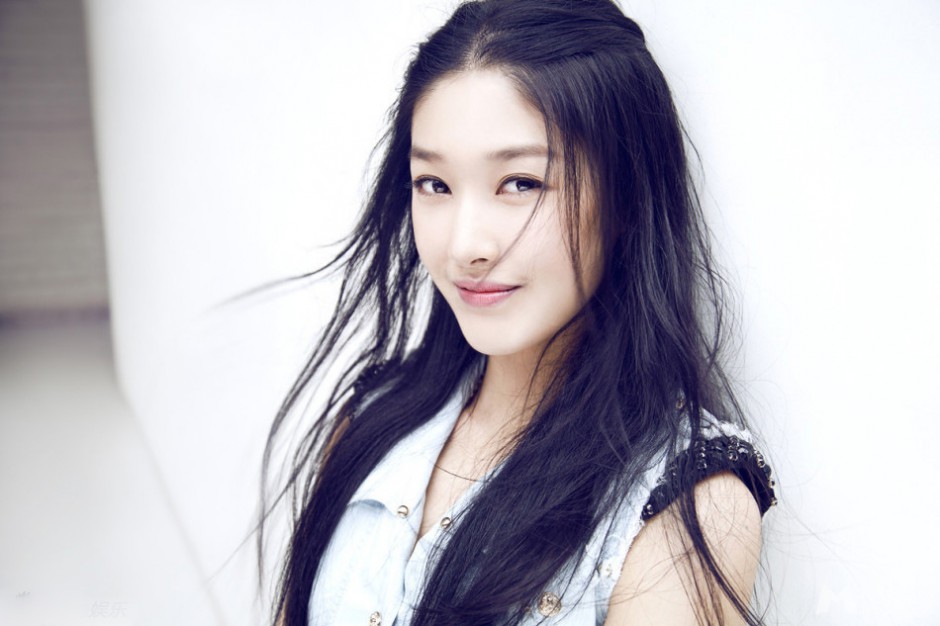 内地影视女演员王双夏日小清新写真