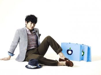 韩国男演员池城演绎都市熟男魅力