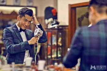 香港演员刘恺威西装革履展沉稳内敛气质