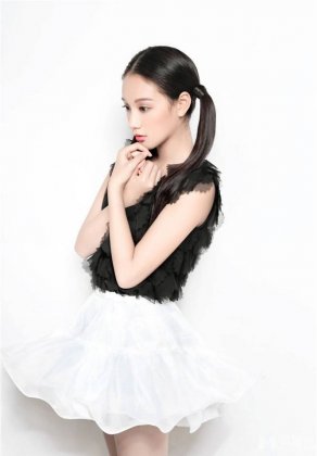 95年女演员程砚秋写真俏皮鬼马童趣十足