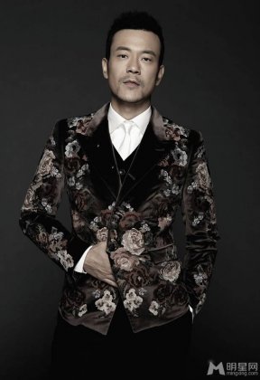 柏林影帝廖凡风度翩翩雅痞写真