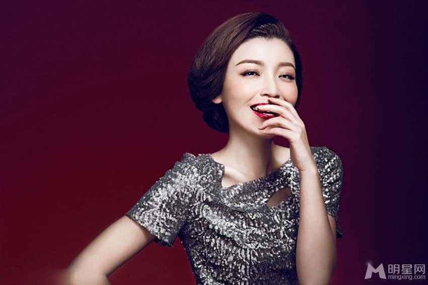 林小曼扮演者高晓菲红唇魅惑写真