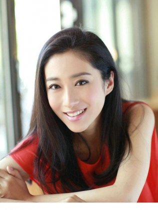 中国最有气质女明星刘思彤红裙写真