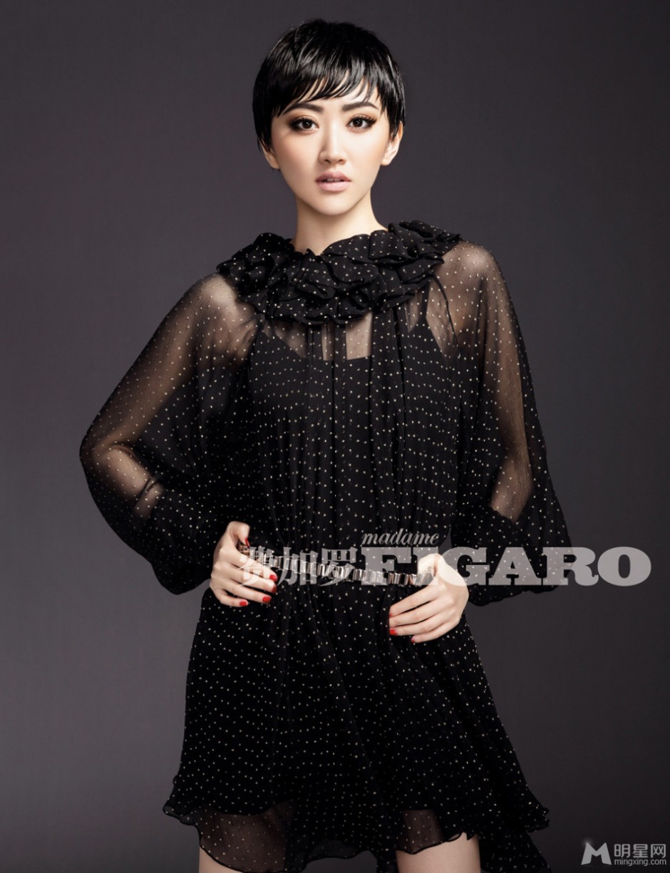 澳门风云景甜短发造型魅惑十足