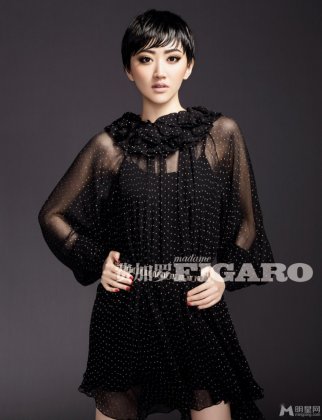 澳门风云景甜短发造型魅惑十足