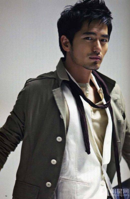 2016韩国帅气男明星李真旭变身冷酷美男