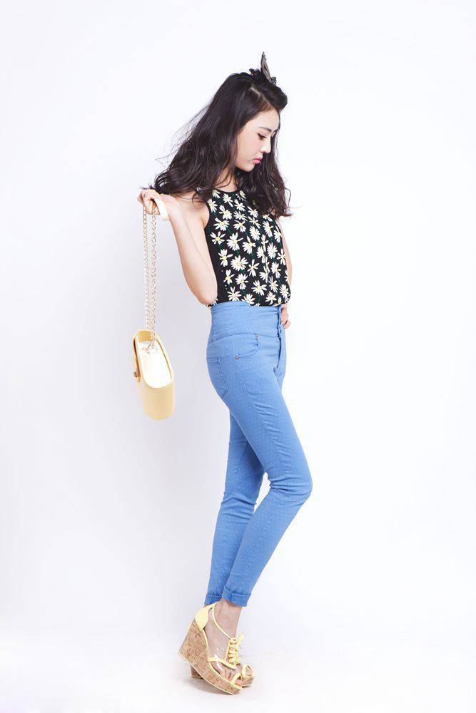 2016内地女演员黎一萱夏日清新写真