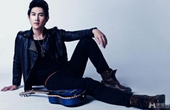 中国著名男演员何明翰型男写真