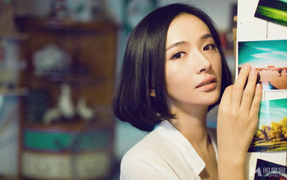 火蓝刀锋演员李依玲变身文艺小清新女生