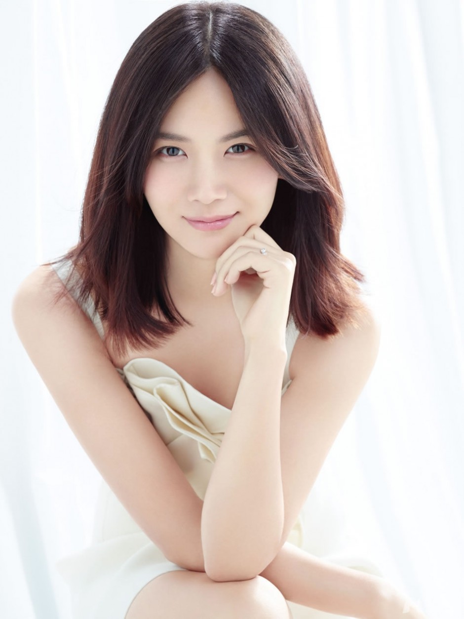 影视演员曹曦文清新可人写真照