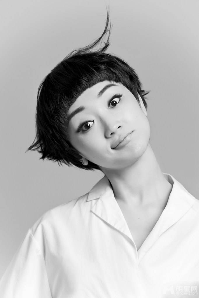 中国短发女明星张瑶秒变鬼马小精灵