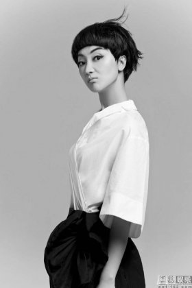 中国短发女明星张瑶秒变鬼马小精灵