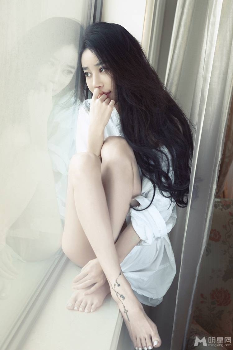 朱孝天的旧爱姜欣雨白衬衫写真诱惑无限