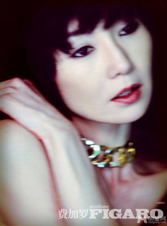 香港明星张曼玉诠释性感女人魅力