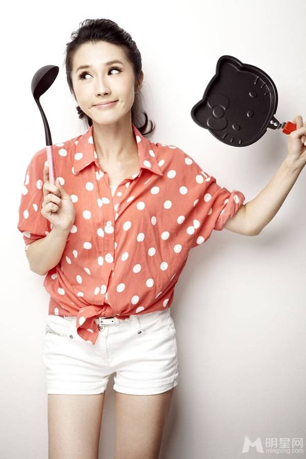 中国最清纯女星方安娜可爱卖萌照