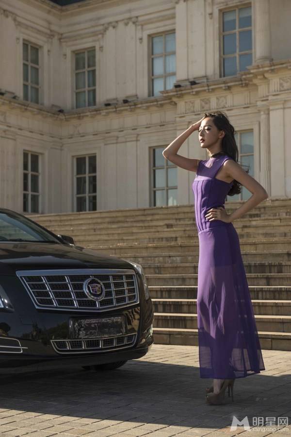 米露全新时尚大片尽显优雅高贵