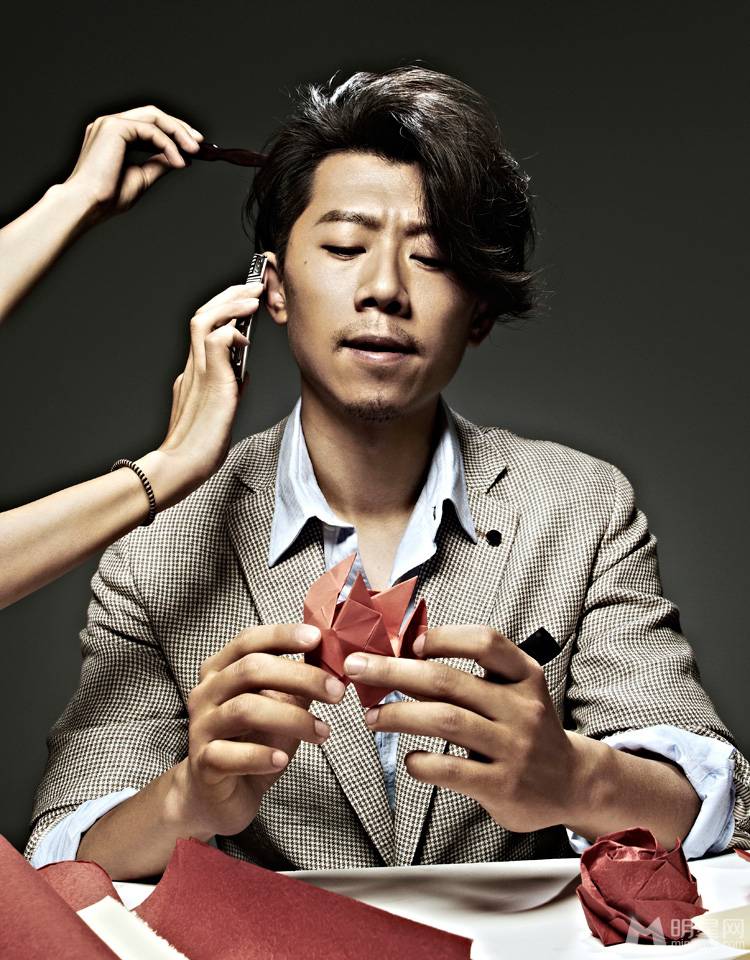 袁泉老公夏雨雅痞帅气写真