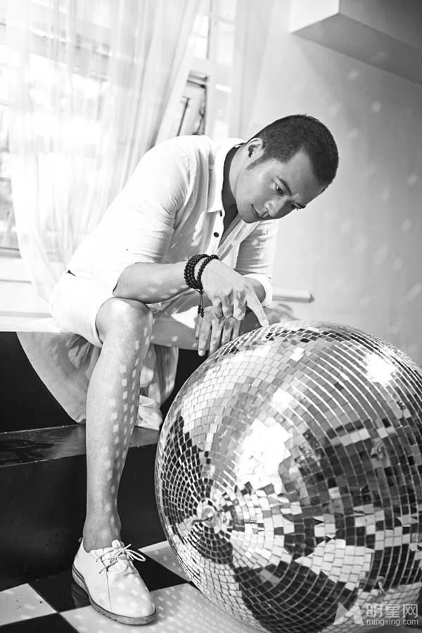 西安籍贯的男明星杨奇鸣帅气写真