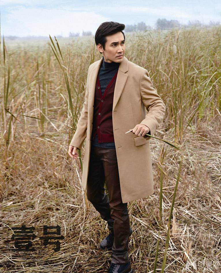 内地演员张铎眼神坚定硬朗写真