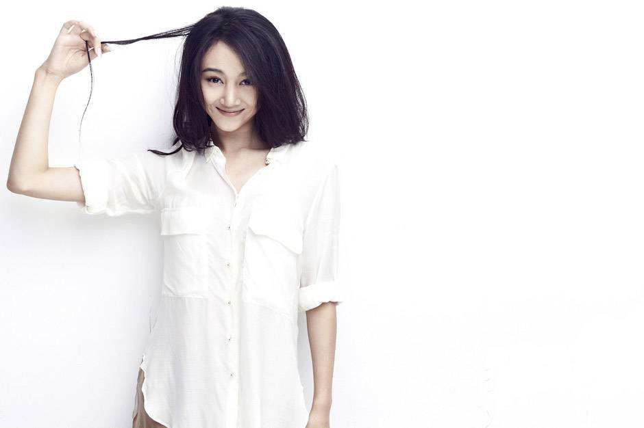 中国清新女明星孙熙俏皮慵懒写真