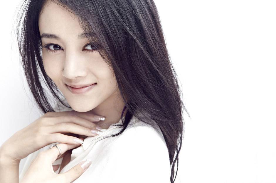 中国清新女明星孙熙俏皮慵懒写真