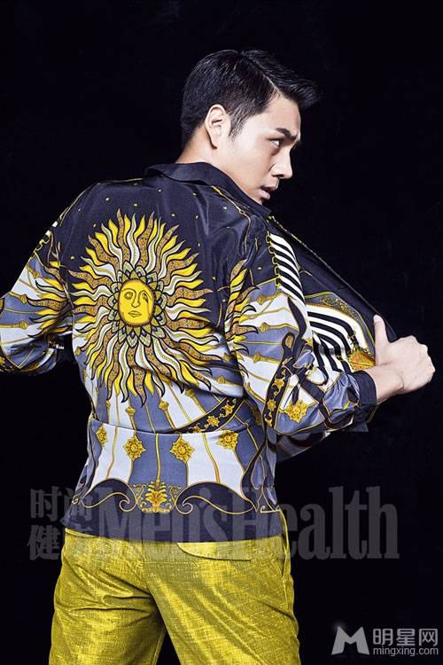 影视演员霍政谚百变造型雅痞十足