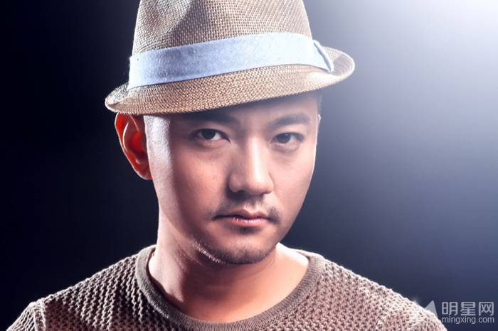 青年演员彭博酷帅时尚写真