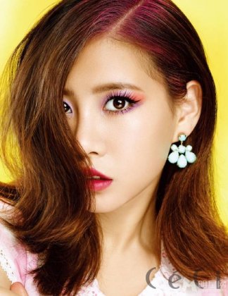 韩国时尚女明星李多喜彩妆写真