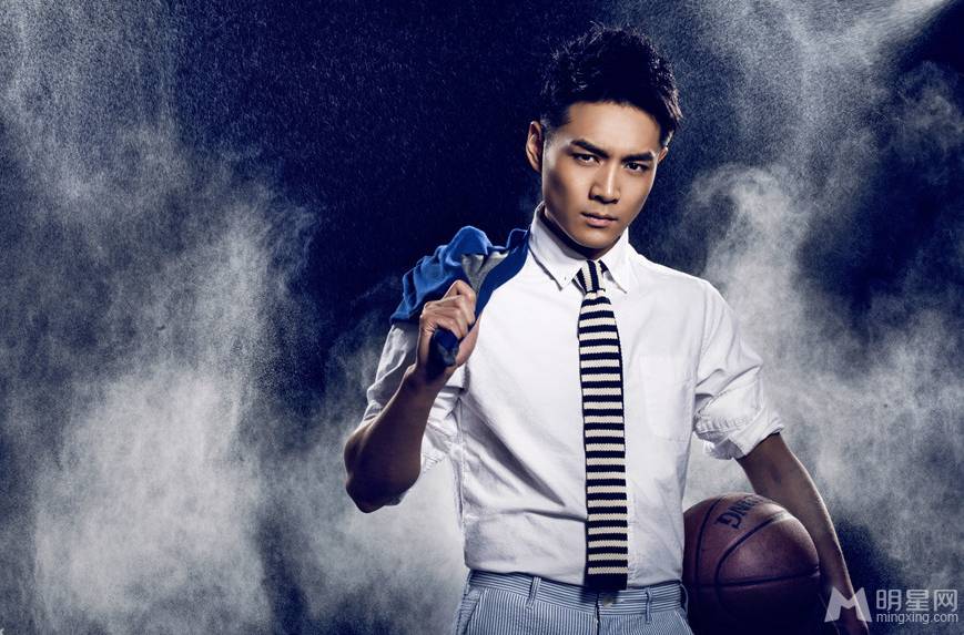 影视演员霍政谚酷感运动写真