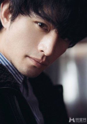 中国帅气男明星张晓晨时尚文艺写真