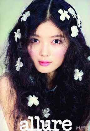 韩国女童星金有贞迷人写真集