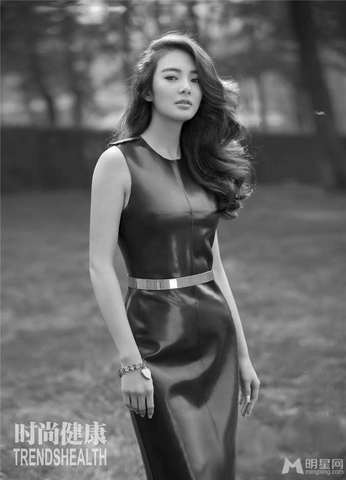 80后美女明星张雨绮田园风写真