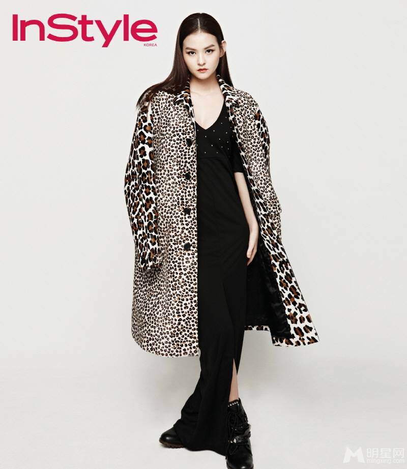 韩国90后女星金允慧性感豹纹诱惑