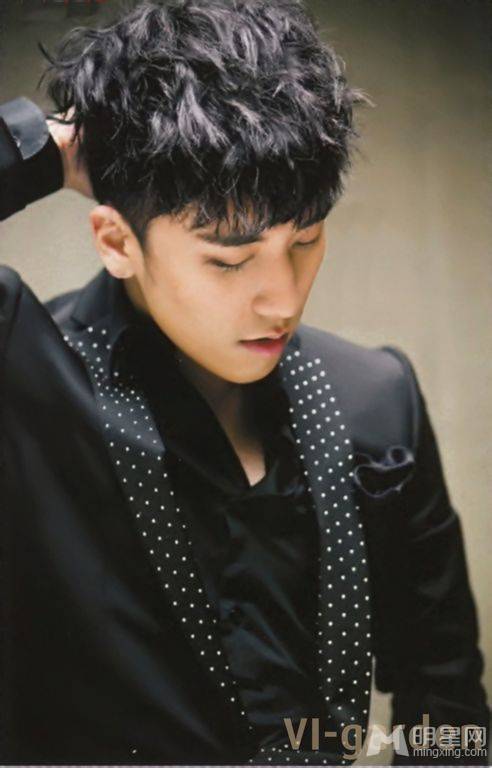 BigBang成员胜利帅气写真